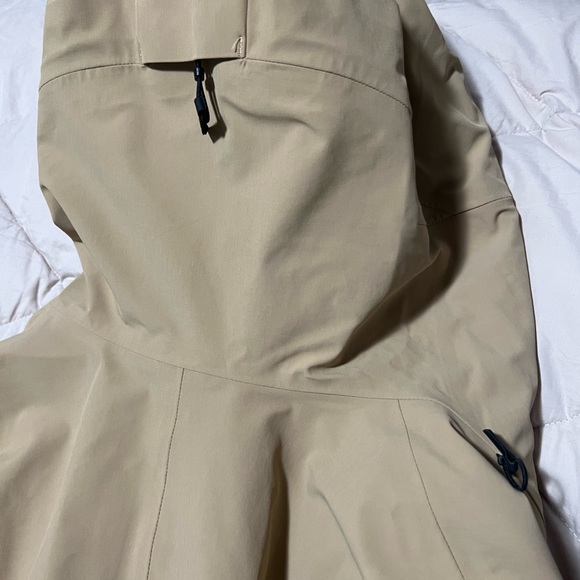 Women’s On-running Parka - Picture 9 of 10